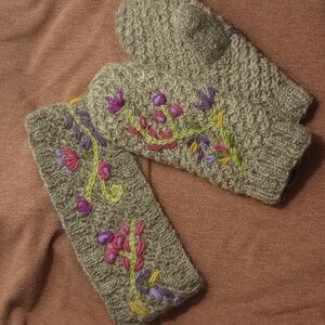 Lost Horizons wool headband/mitten set with floral embroidery. LIKE NEW!!